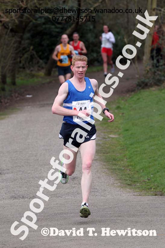 Michael Dawson (Morpeth) on the 4th leg of the senior mens 12 stage relay, 2014 Northern 12 and 6 Stage Relays, Heaton Park Manchester. Photo: David T. Hewitson/Sports for All Pics